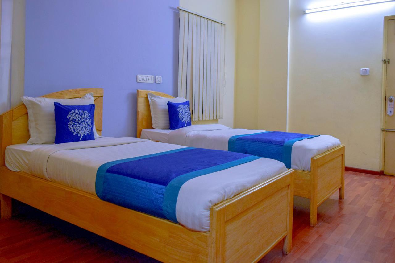 Oyo 5934 Lokaz Hotel Бангалор Екстериор снимка