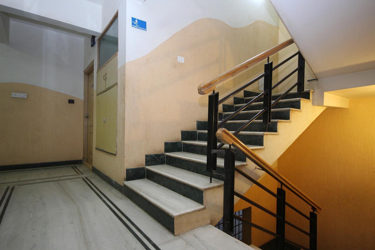 Oyo 5934 Lokaz Hotel Бангалор Екстериор снимка