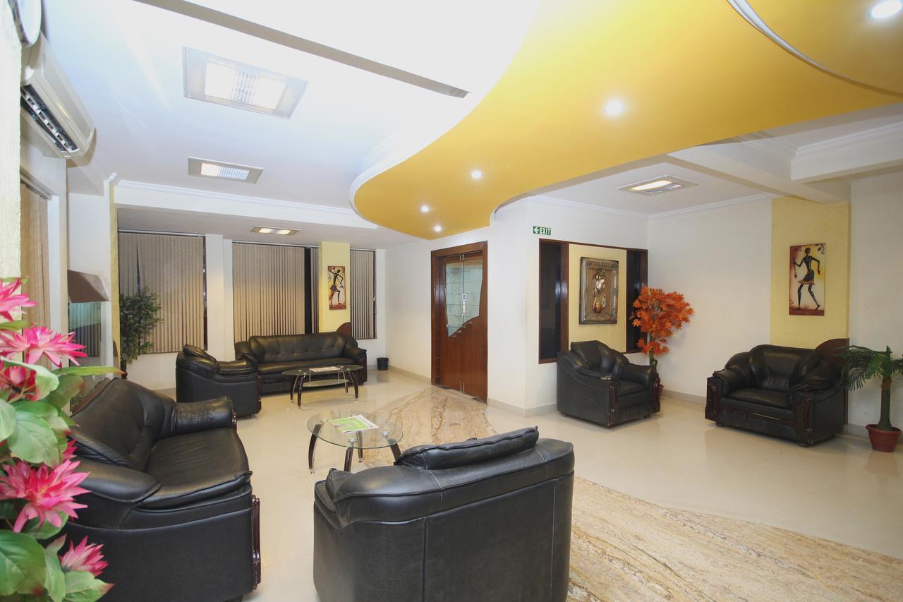 Oyo 5934 Lokaz Hotel Бангалор Екстериор снимка