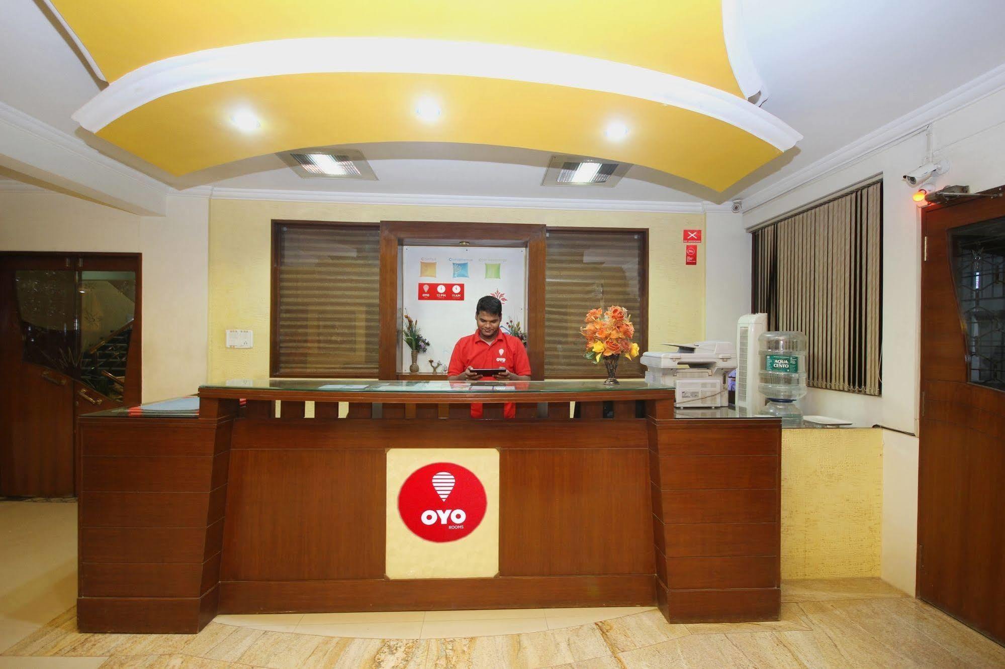 Oyo 5934 Lokaz Hotel Бангалор Екстериор снимка
